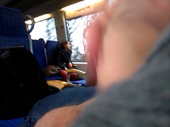 娇小的家庭主妇布兰迪浪女玩她假阳具