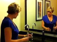 梦幻般的色情做爱姿势透露