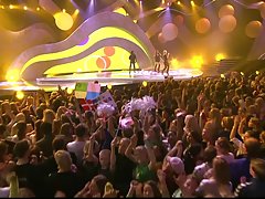 在她的长筒袜遥给亚洲口交